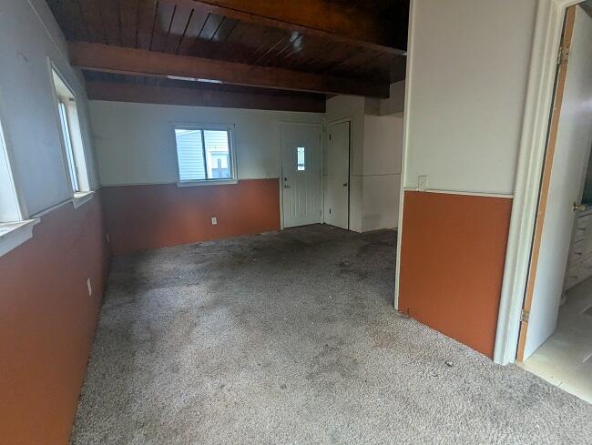 527 East Cavanaugh Road Lansing, MI 48910 - Photo 4 of 8 Family room