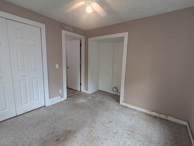 527 East Cavanaugh Road Lansing, MI 48910 - Photo 6 of 8 2nd bedroom