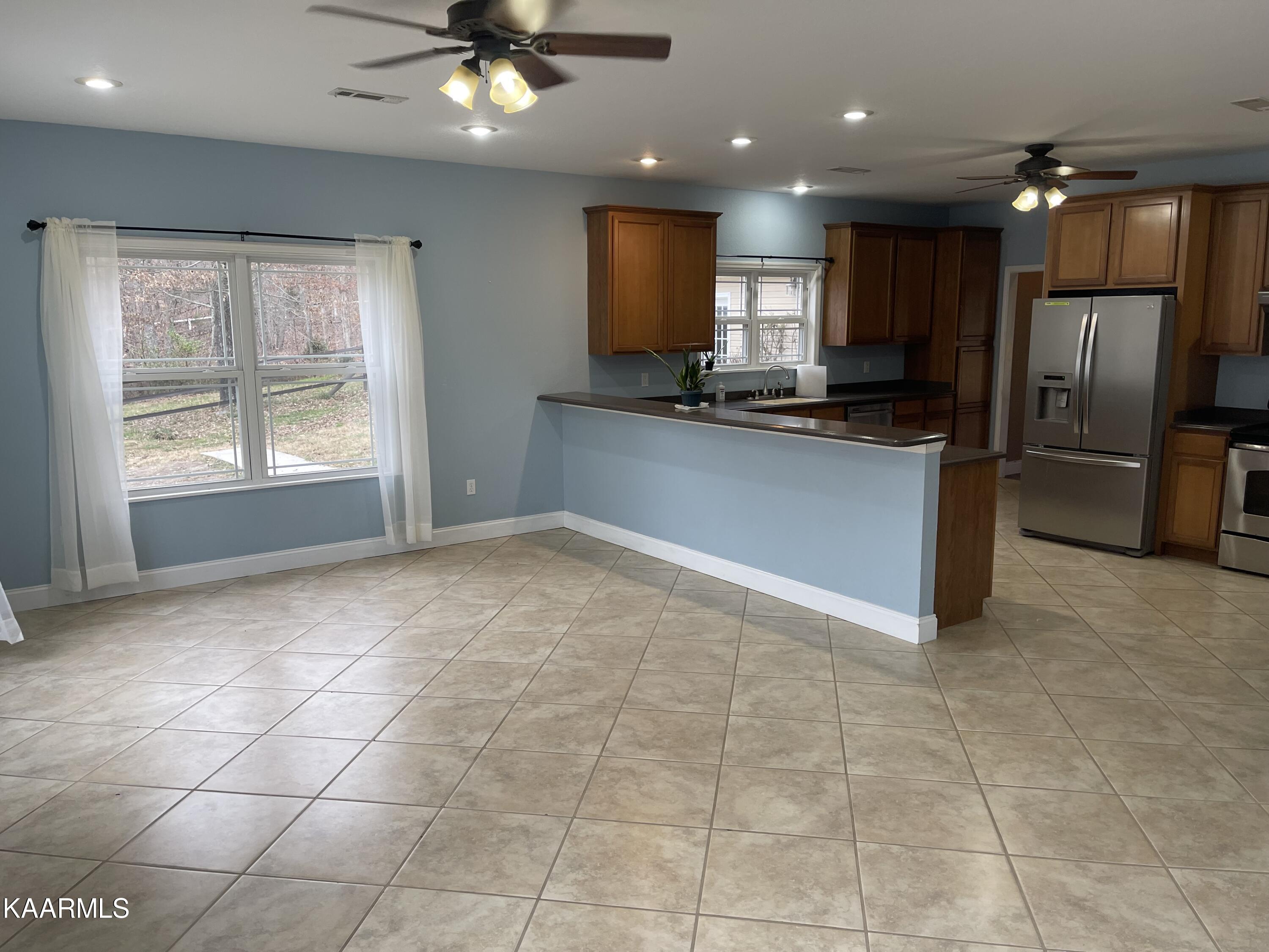 123 Howard Road Loudon, TN 37774 - Photo 6 of 20 IMG-6177