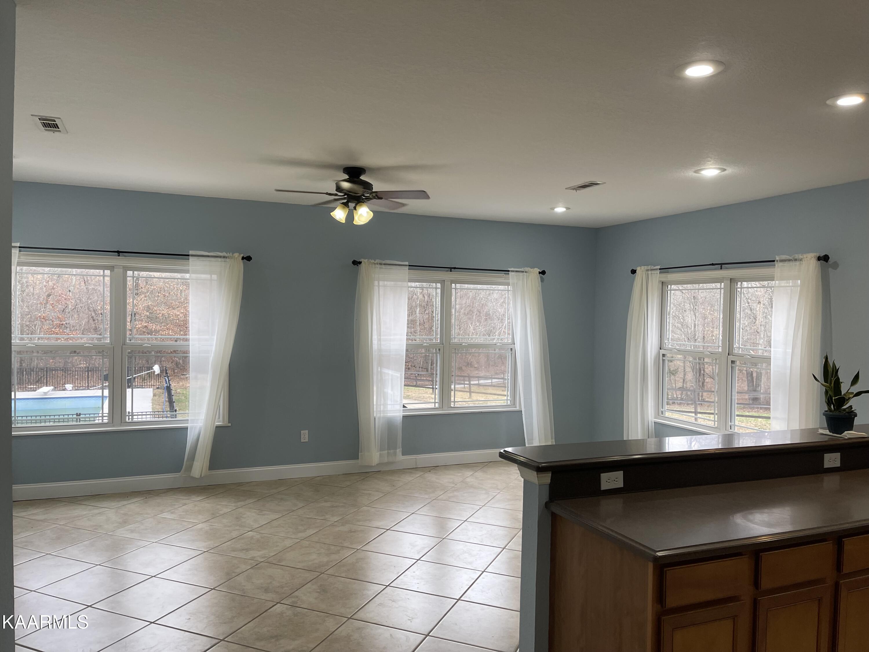 123 Howard Road Loudon, TN 37774 - Photo 7 of 20 IMG-6178 (1)