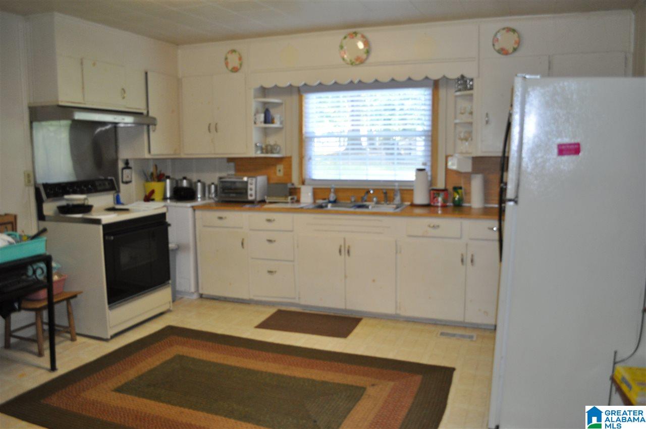 152 Pine Avenue Bessemer, AL 35023 - Photo 4 of 21
