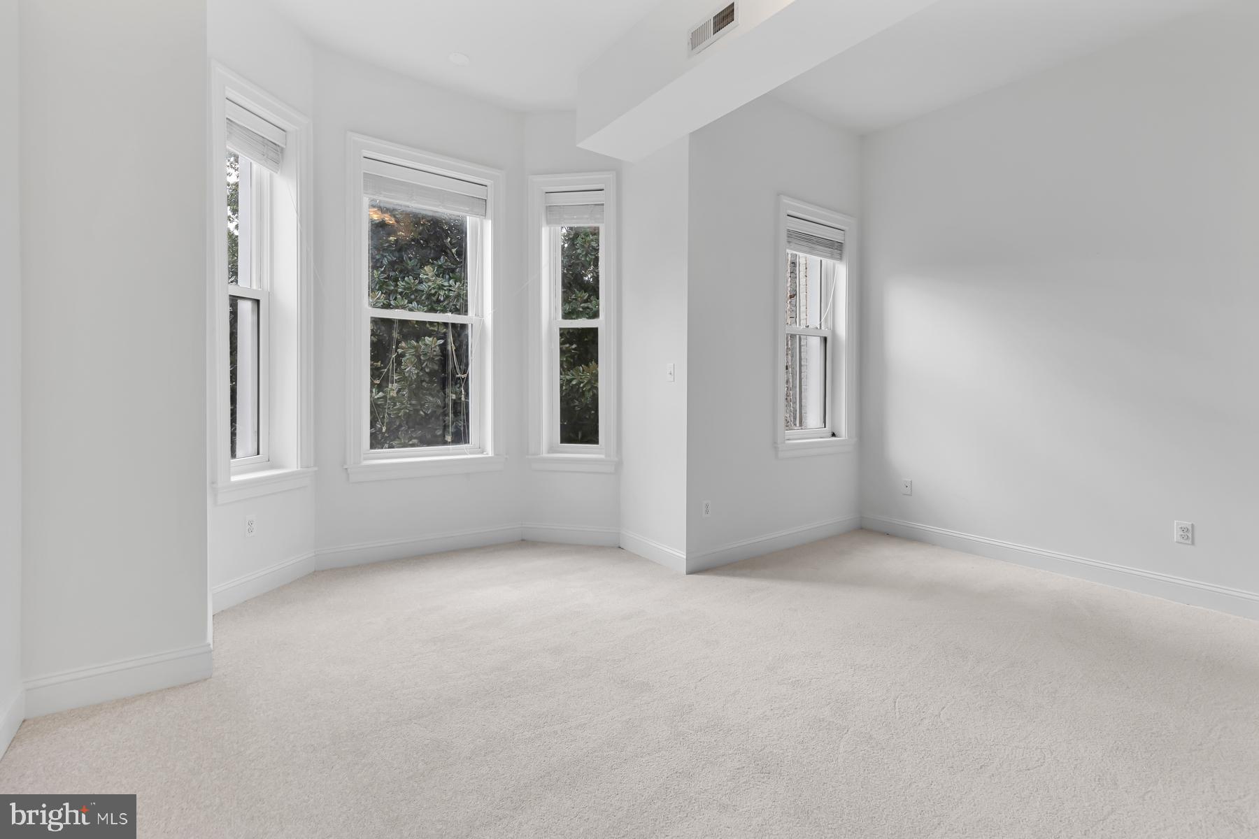 1926 Mt Royal Terrace Baltimore, MD 21217 - Photo 22 of 34 2nd floor back bedroom