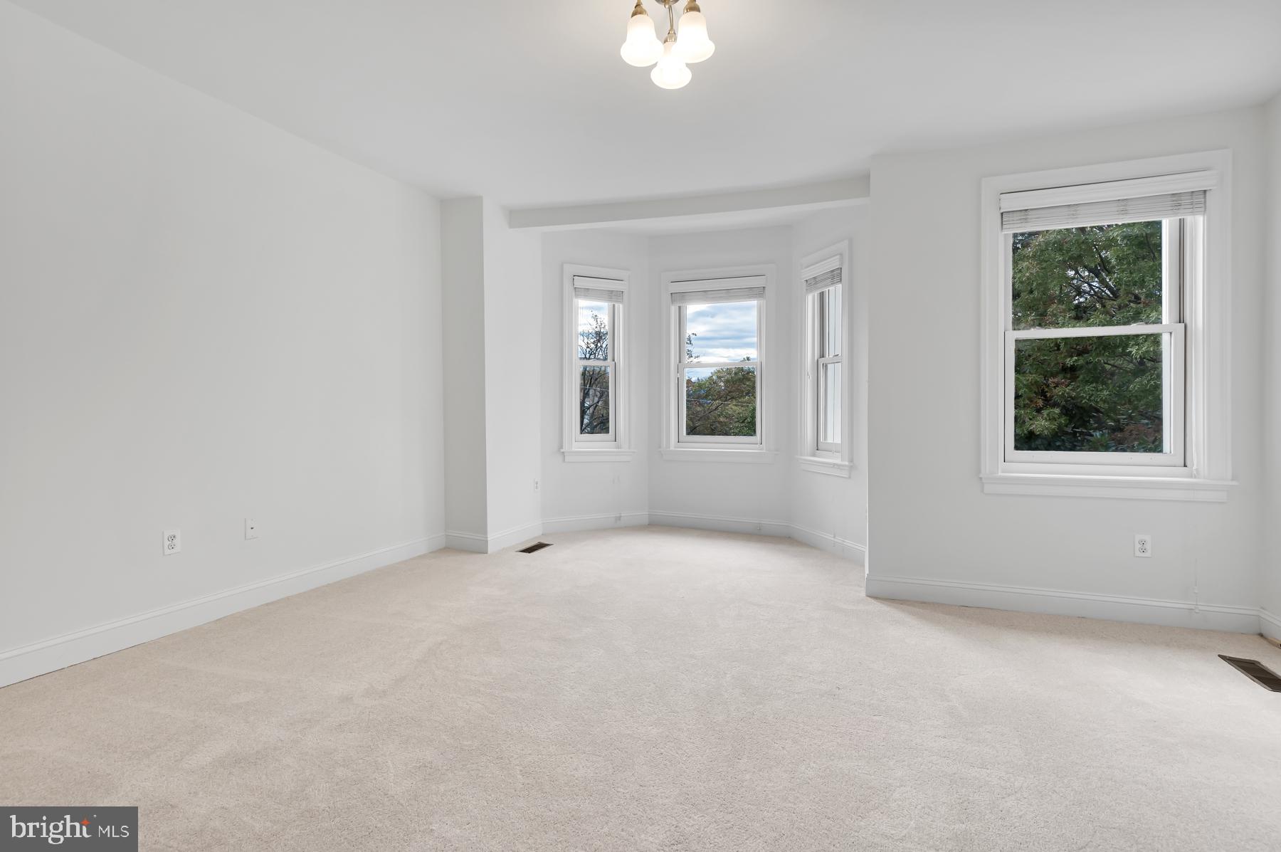 1926 Mt Royal Terrace Baltimore, MD 21217 - Photo 26 of 34 3rd floor back bedroom