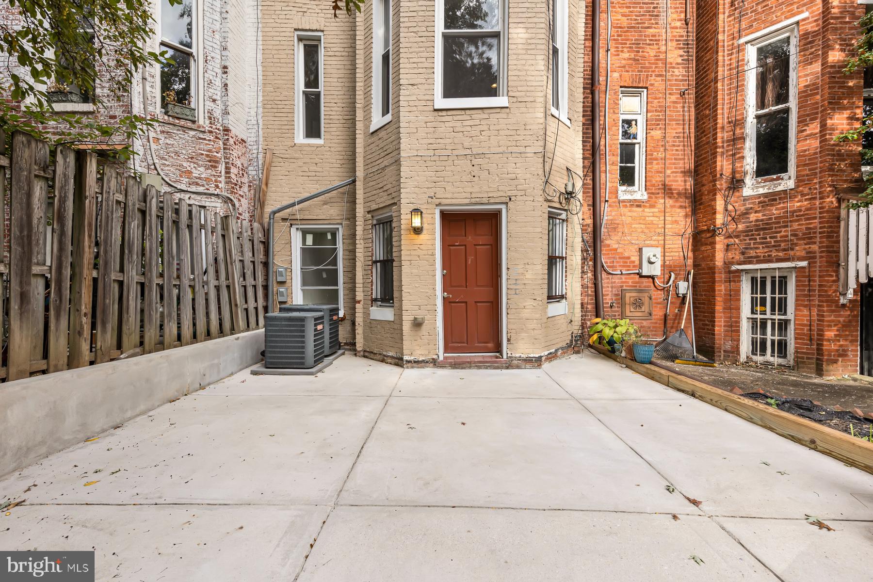 1926 Mt Royal Terrace Baltimore, MD 21217 - Photo 34 of 34 back patio