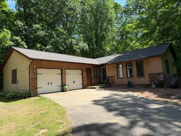 $460,000 | 9051 Algoma Avenue Northeast, Rockford, MI 49341