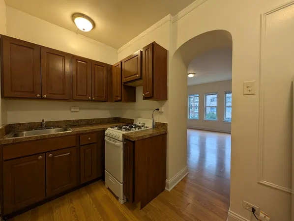 $1,495 | 5417 North Kenmore Avenue, Unit 202, Chicago, IL 60640