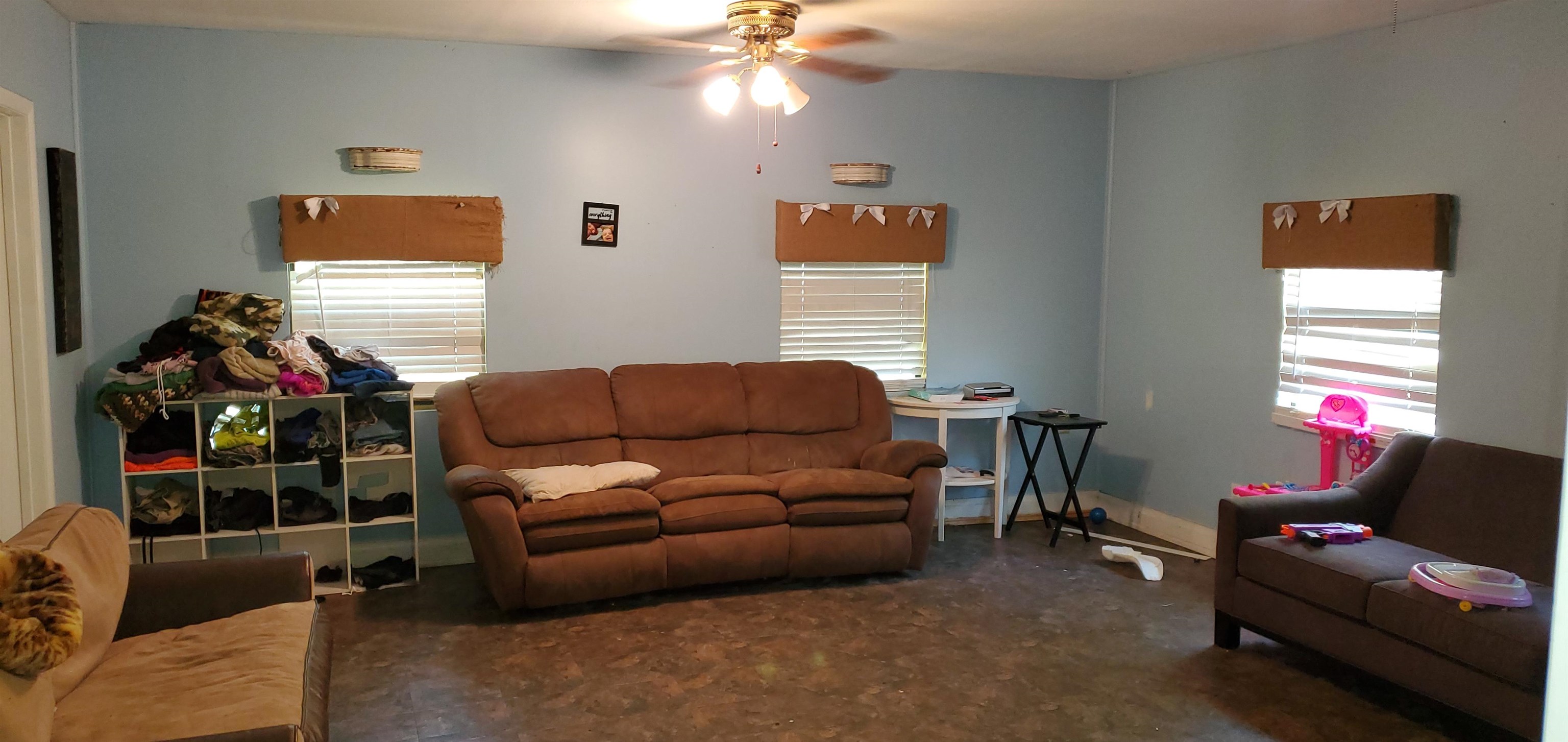 3121 Green Acres Road St. Augustine, FL 32084 - Photo 15 of 35 a living room with furniture and a window