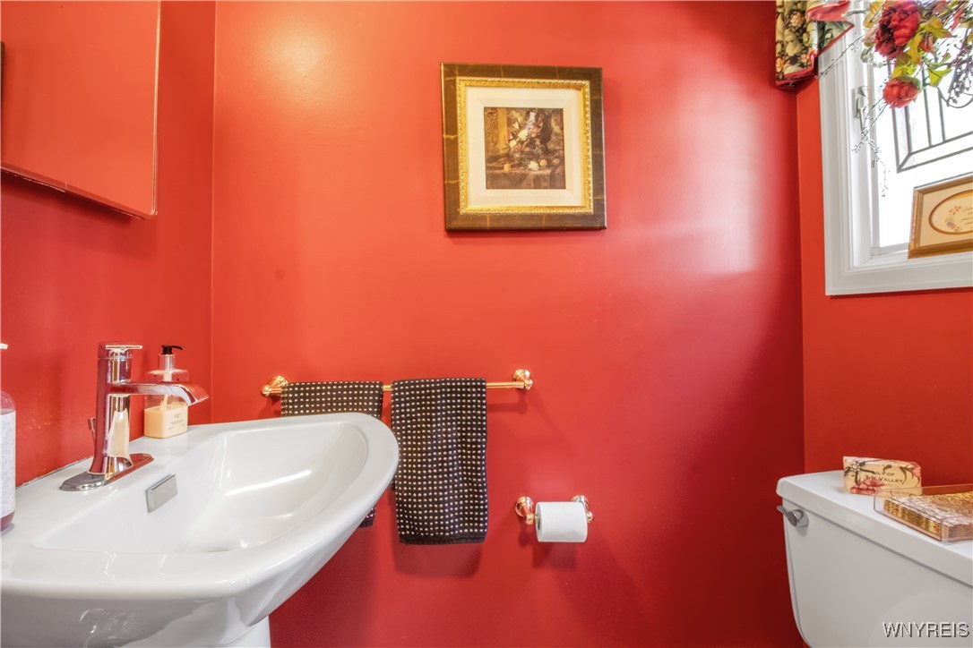 337 Riverview Drive Porter, NY 14174 - Photo 19 of 50 1st floor half bath