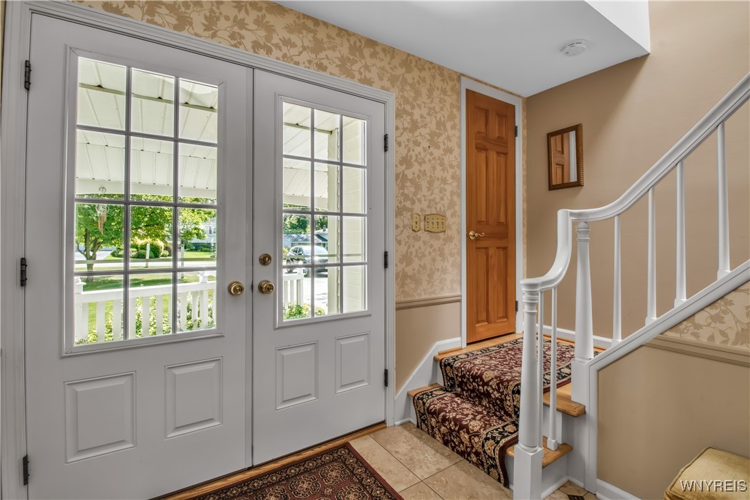 337 Riverview Drive Porter, NY 14174 - Photo 3 of 50 ENTRY