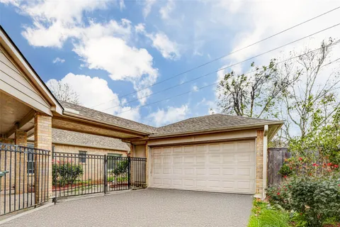 $475,000 | 8326 Green Valley Drive, Sugar Land, TX 77479