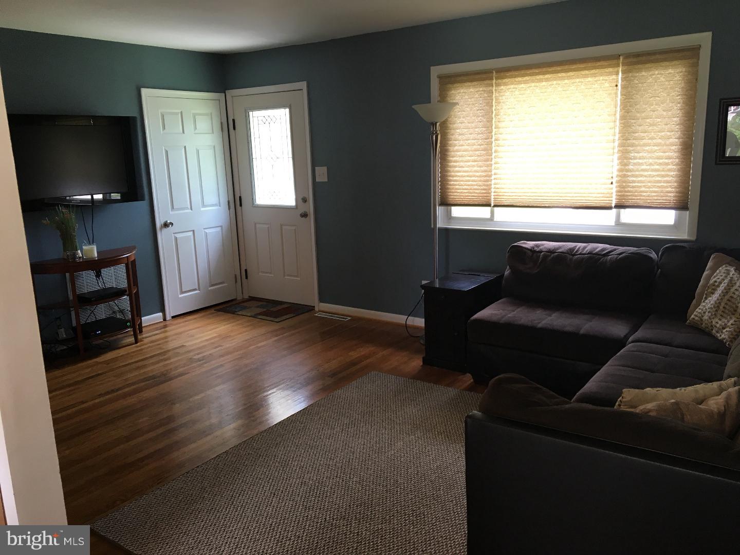 315 Keller Road Glendora, NJ 08029 - Photo 2 of 16 Living Room