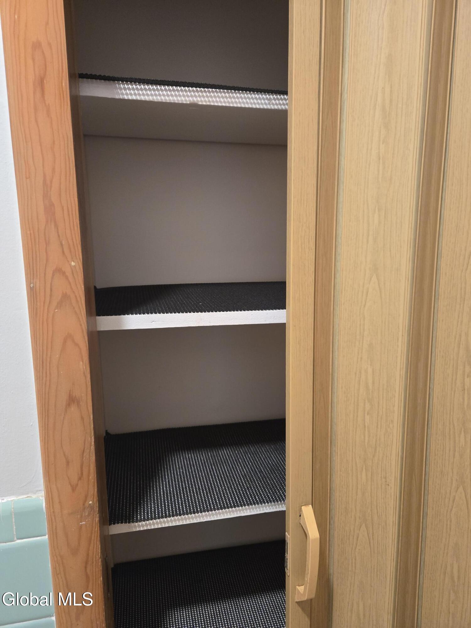 810 6th Avenue, Unit 2 Troy, NY 12182 - Photo 13 of 18 20250804_133128