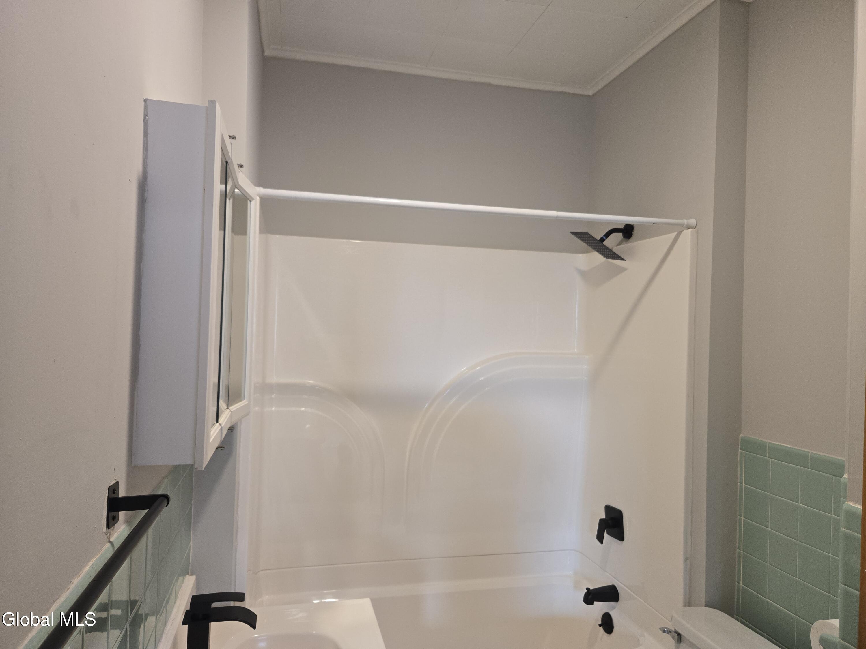 810 6th Avenue, Unit 2 Troy, NY 12182 - Photo 14 of 18 20250804_133104