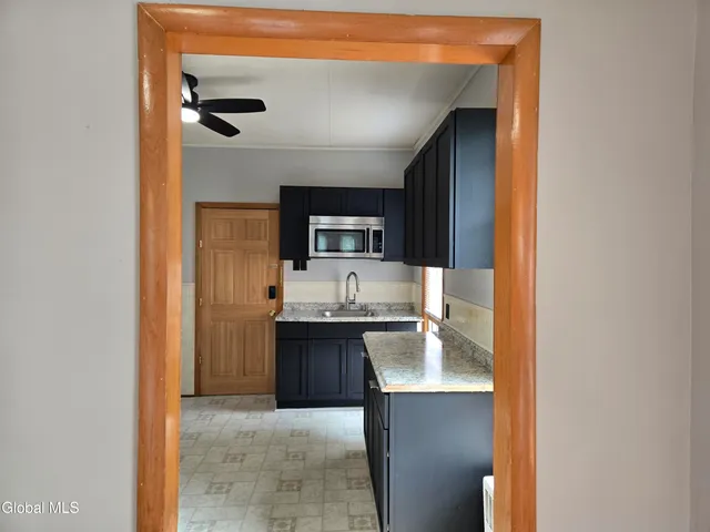 $1,500 | 810 6th Avenue, Unit 2, Troy, NY 12182