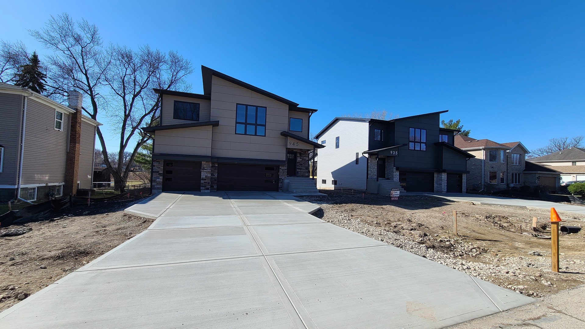 945 Red Oak Street Addison, IL 60101 - Photo 2 of 55 Gallery Image 2