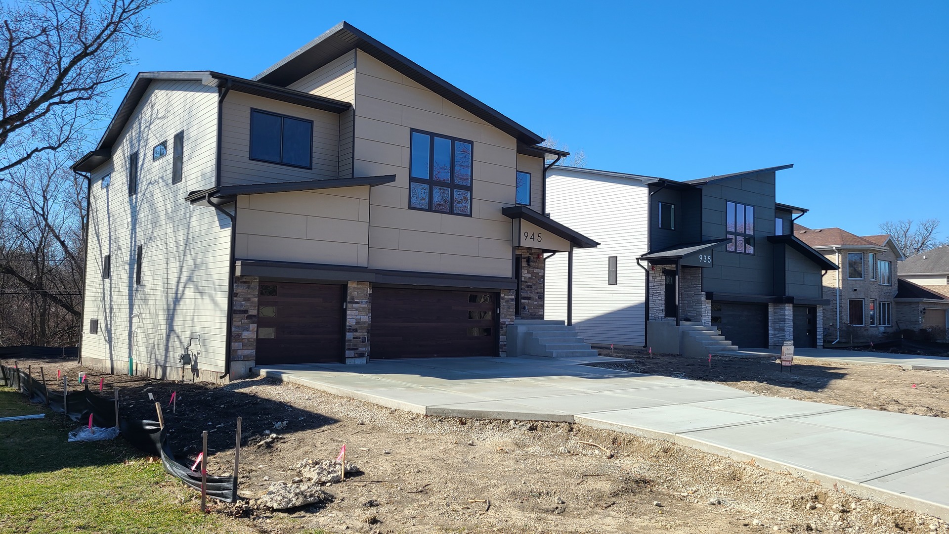 945 Red Oak Street Addison, IL 60101 - Photo 3 of 55 Gallery Image 3
