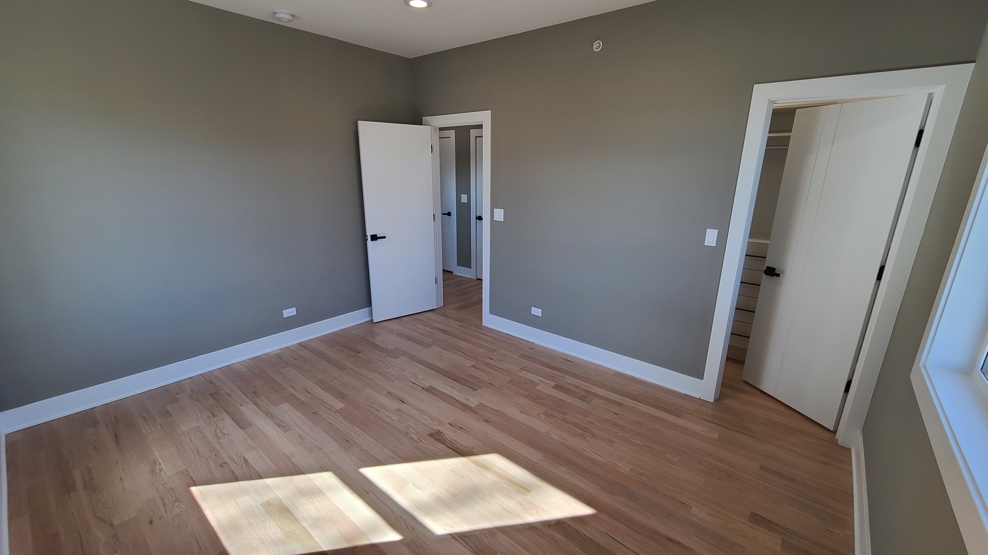 945 Red Oak Street Addison, IL 60101 - Photo 34 of 55 Gallery Image 34
