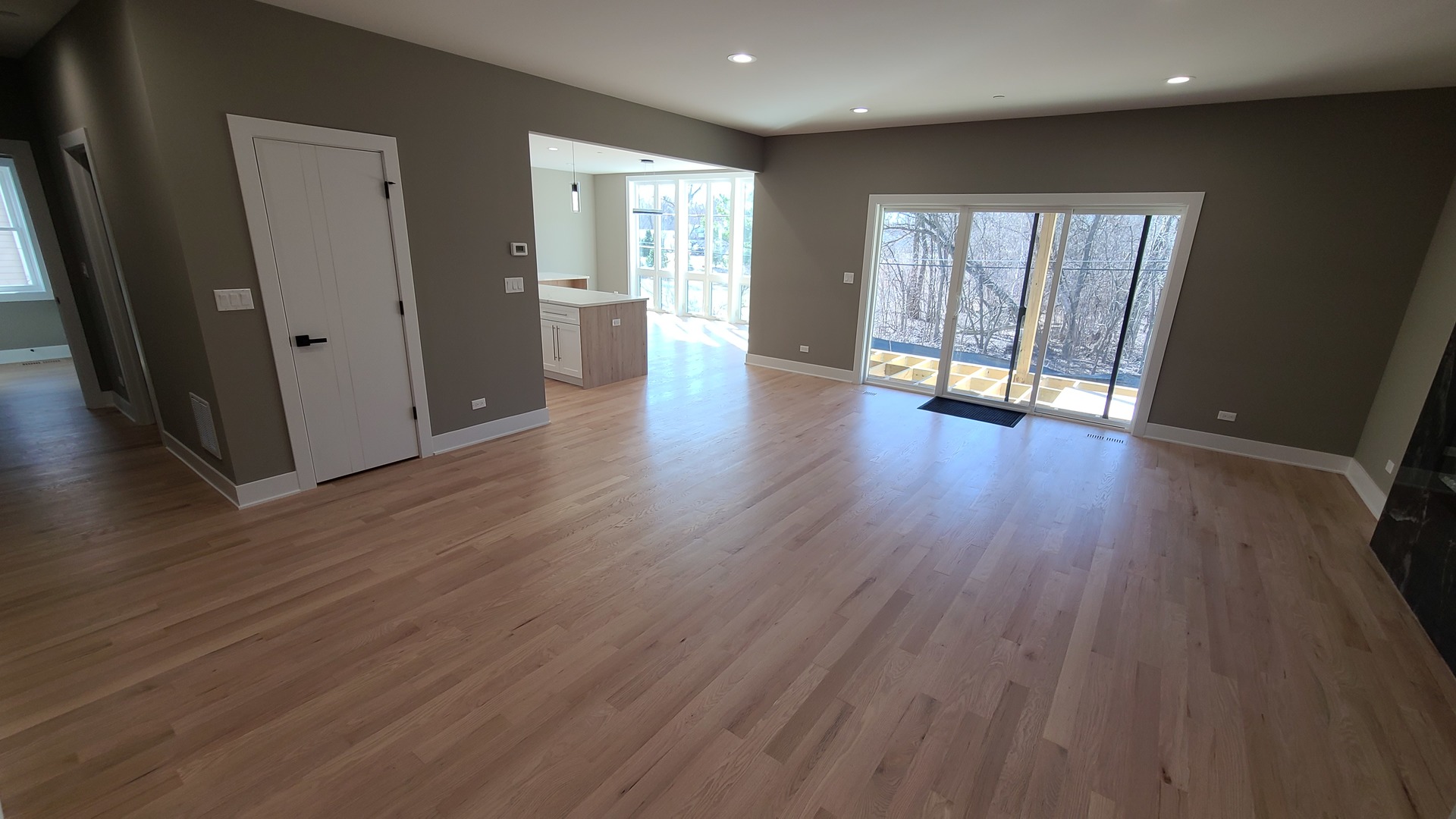 945 Red Oak Street Addison, IL 60101 - Photo 8 of 55 Gallery Image 8