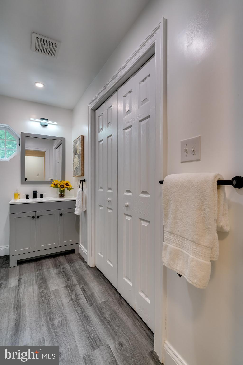 456 Yellow Hill Road Narvon, PA 17555 - Photo 23 of 36 2nd Fl Bathroom