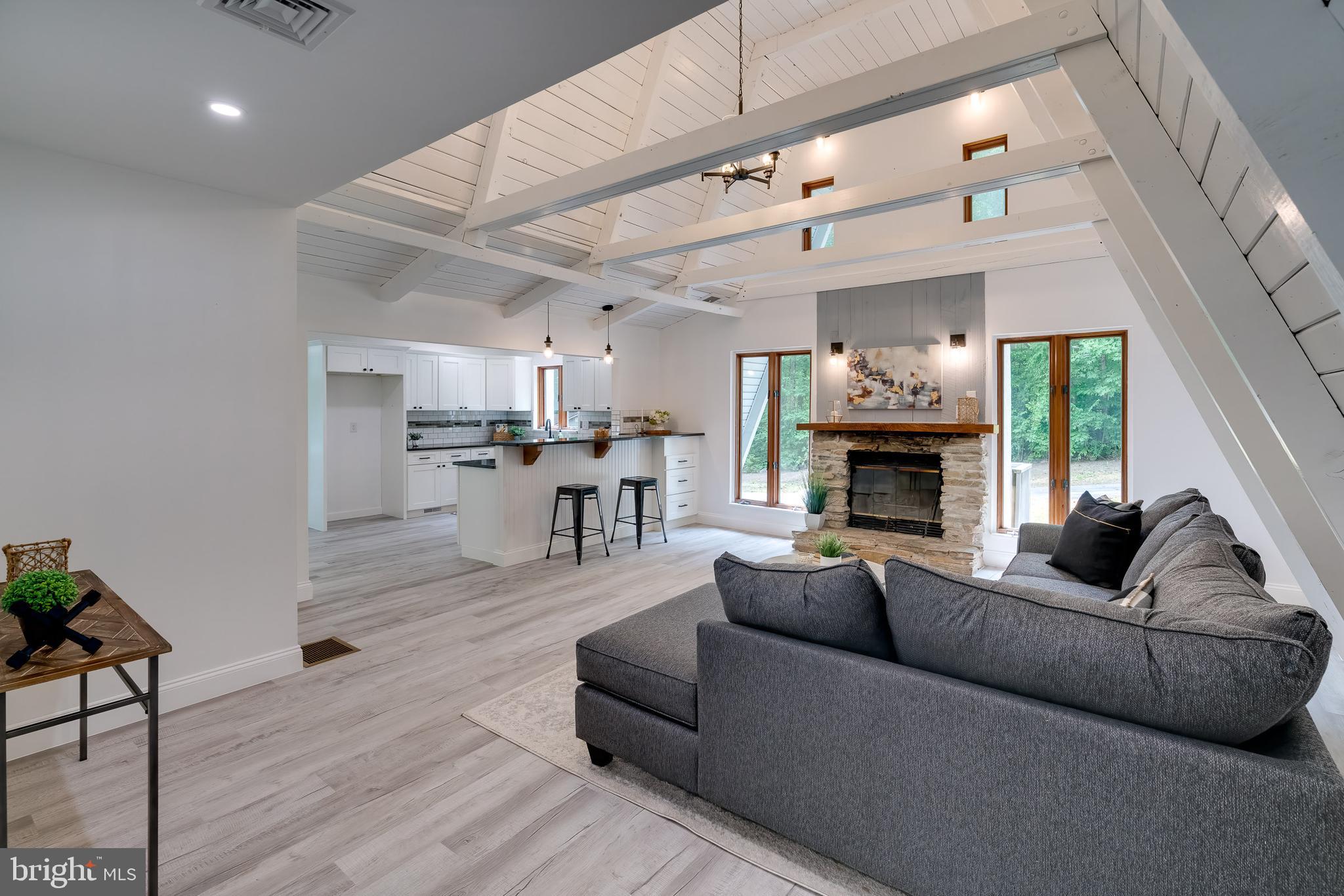 456 Yellow Hill Road Narvon, PA 17555 - Photo 5 of 36 Foyer