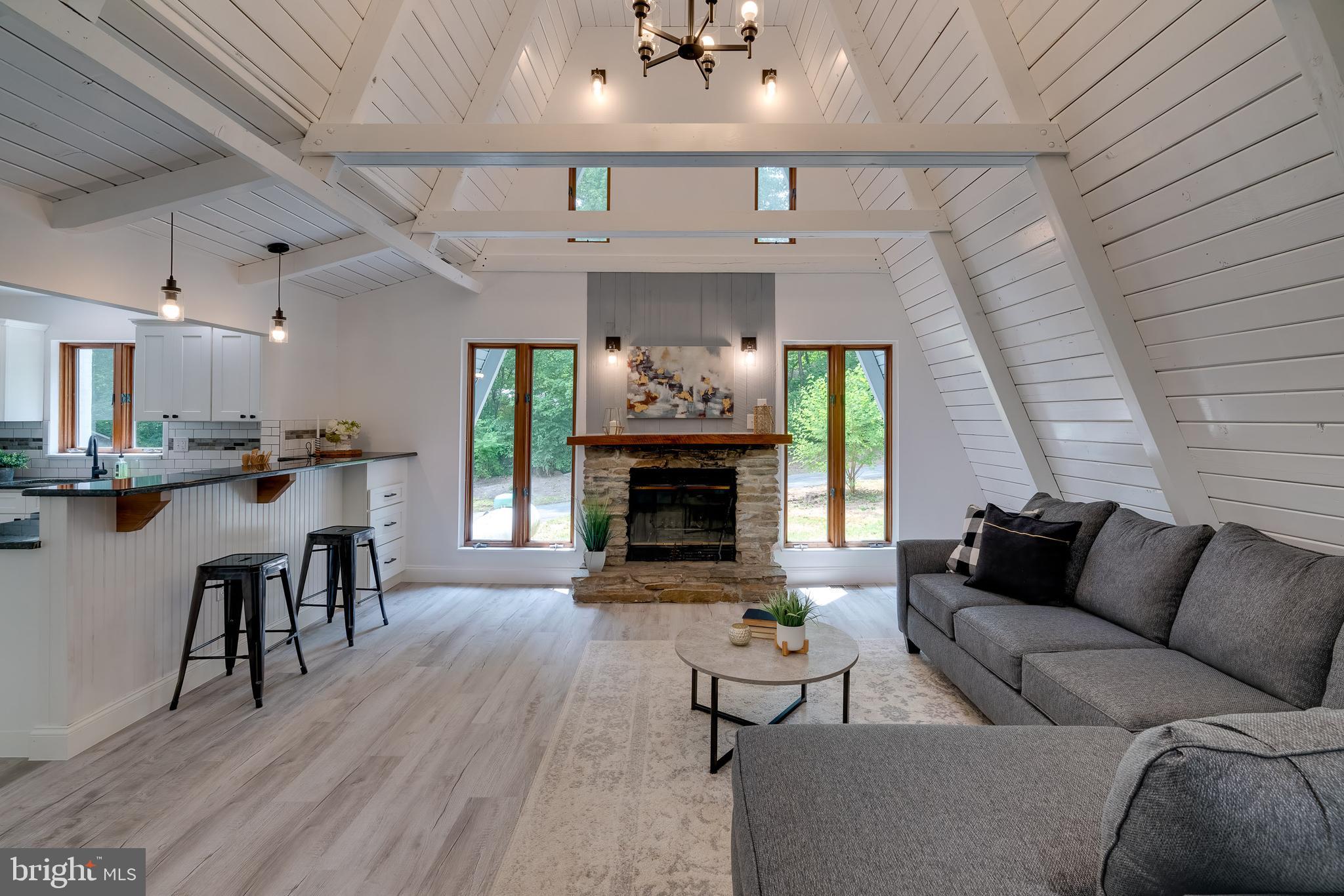 456 Yellow Hill Road Narvon, PA 17555 - Photo 6 of 36 Living Rm