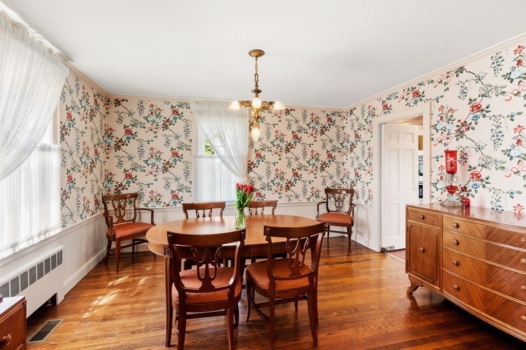 129 Dorset Road Newton, MA 02468 - Photo 11 of 29