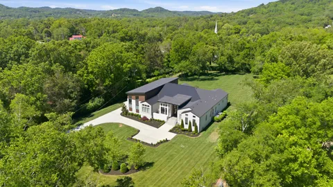 $5,700,000 | 5655 Granny White Pike, Brentwood, TN 37027