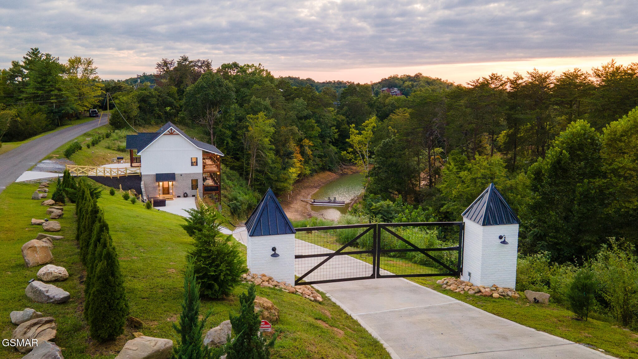 790 Pleasure Road Sevierville, TN 37876 - Photo 4 of 66 Gallery Image 4