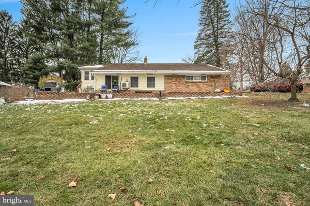$330,000 | 28 Brentwood Road, Camp Hill, PA 17011