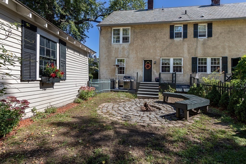 2 Orne Square, Unit 2 Salem, MA 01970 - Photo 26 of 28 a front view of a house with garden