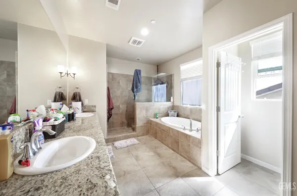 $610,000 | Undisclosed Address, Bakersfield, CA 93314