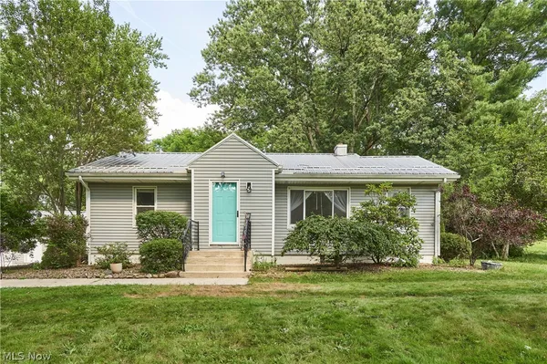 $210,000 | 7091 Akron Avenue Northwest, New Franklin, OH 44216