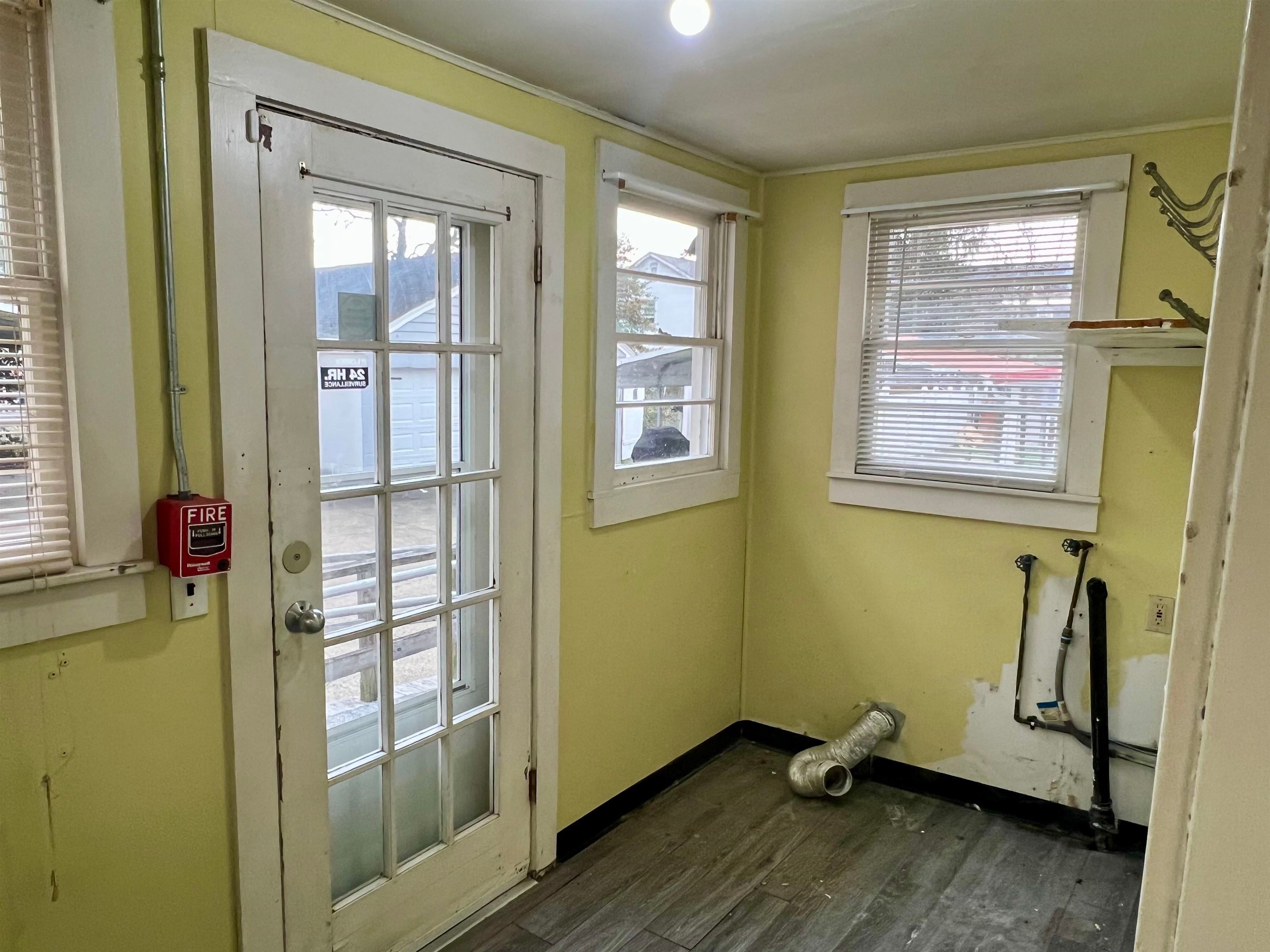 712 Main Street Point Pleasant, WV 25550 - Photo 10 of 26 Gallery Image 10