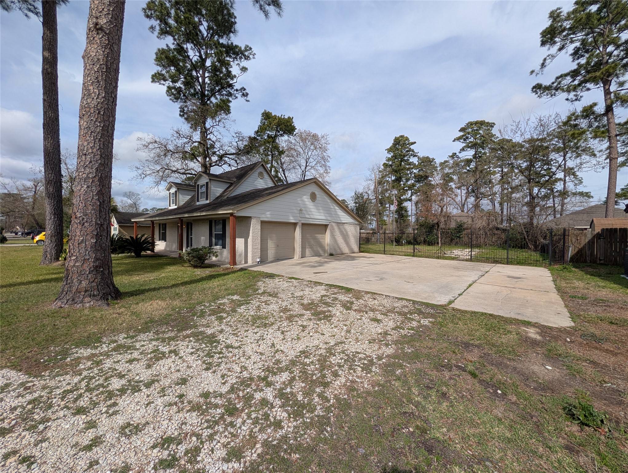 515 Broad Ripple Drive Houston, TX 77336 - Photo 12 of 21 a view of house with a yard