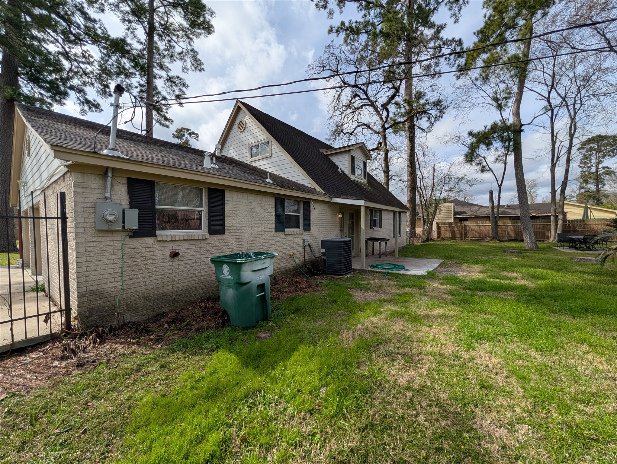 515 Broad Ripple Drive Houston, TX 77336 - Photo 13 of 21 a view of a house with a backyard