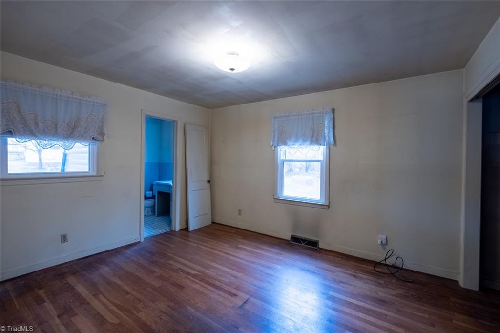 4319 Hicone Road Greensboro, NC 27405 - Photo 11 of 24