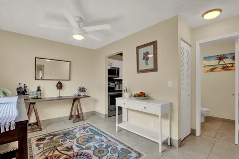 $180,000 | 2116 Sherwood Forest Boulevard, Unit 28, West Palm Beach, FL 33415