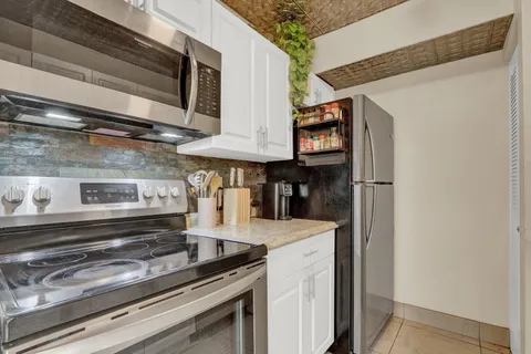 $180,000 | 2116 Sherwood Forest Boulevard, Unit 28, West Palm Beach, FL 33415