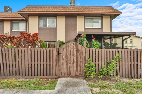 $180,000 | 2116 Sherwood Forest Boulevard, Unit 28, West Palm Beach, FL 33415