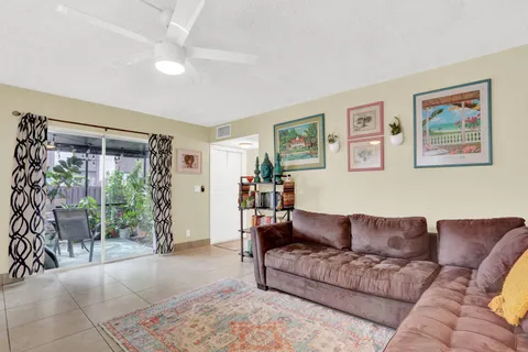 $180,000 | 2116 Sherwood Forest Boulevard, Unit 28, West Palm Beach, FL 33415