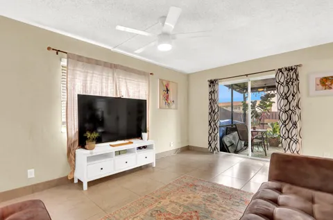 $180,000 | 2116 Sherwood Forest Boulevard, Unit 28, West Palm Beach, FL 33415