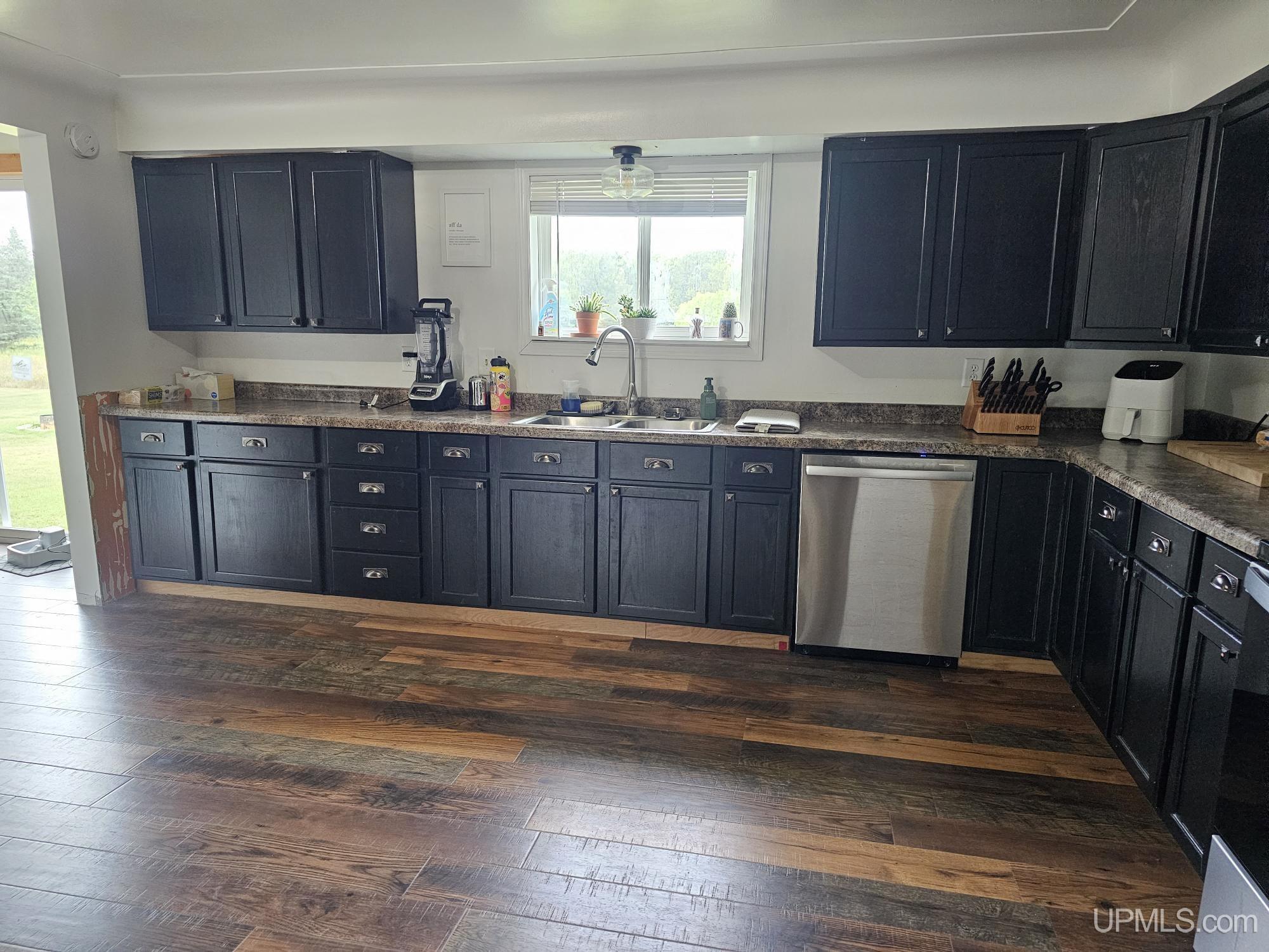 745 North Murphy Lake Road Manistique, MI 49854 - Photo 4 of 40