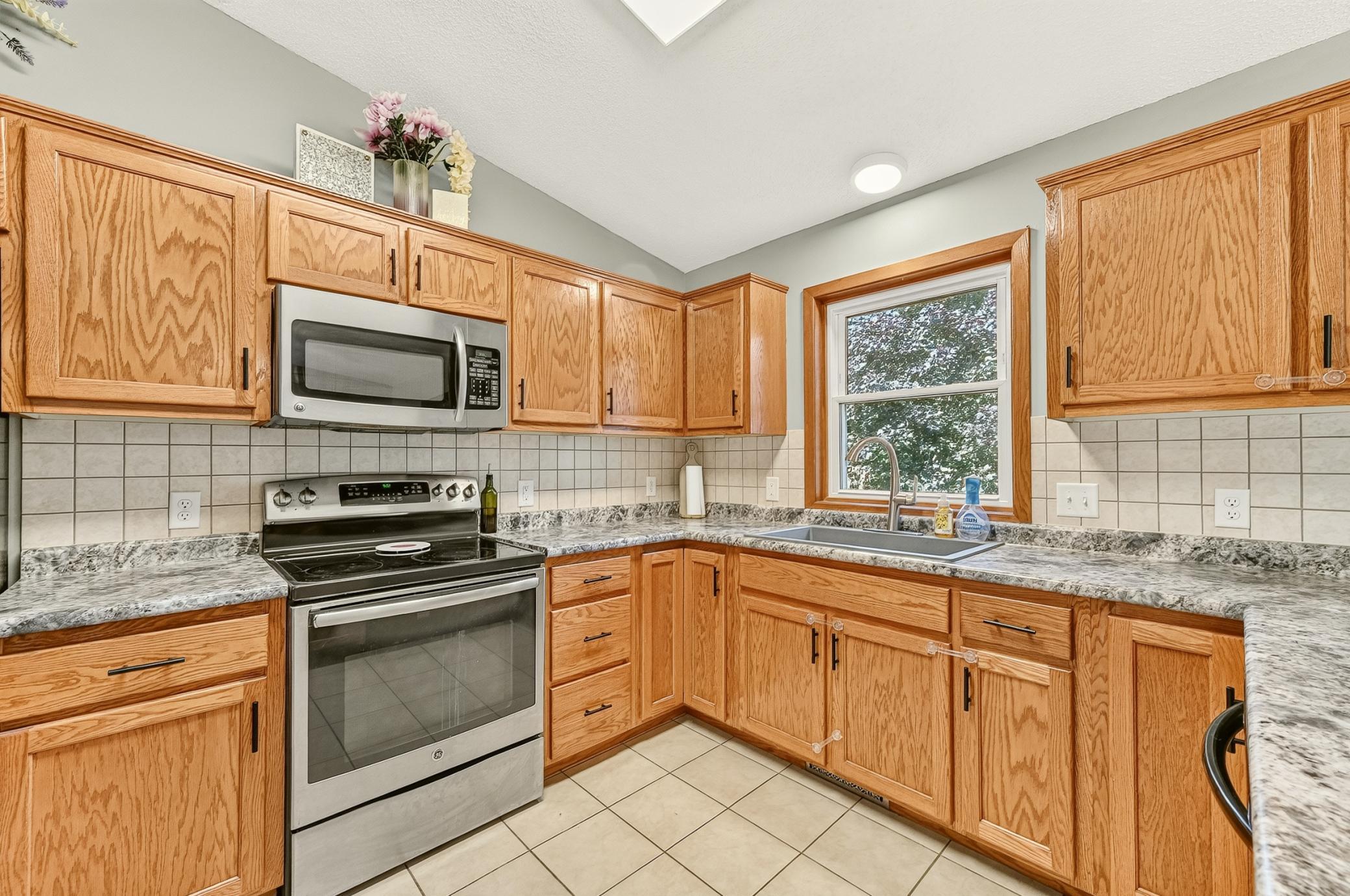 2727 20th Avenue Southeast Rochester, MN 55904 - Photo 4 of 32