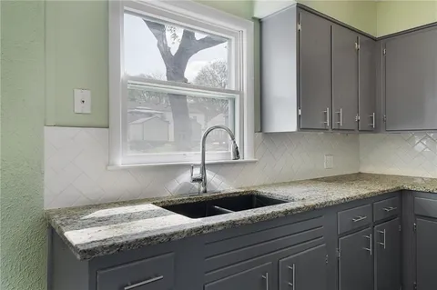 $199,900 | 3503 North McCoy Street, Independence, MO 64050