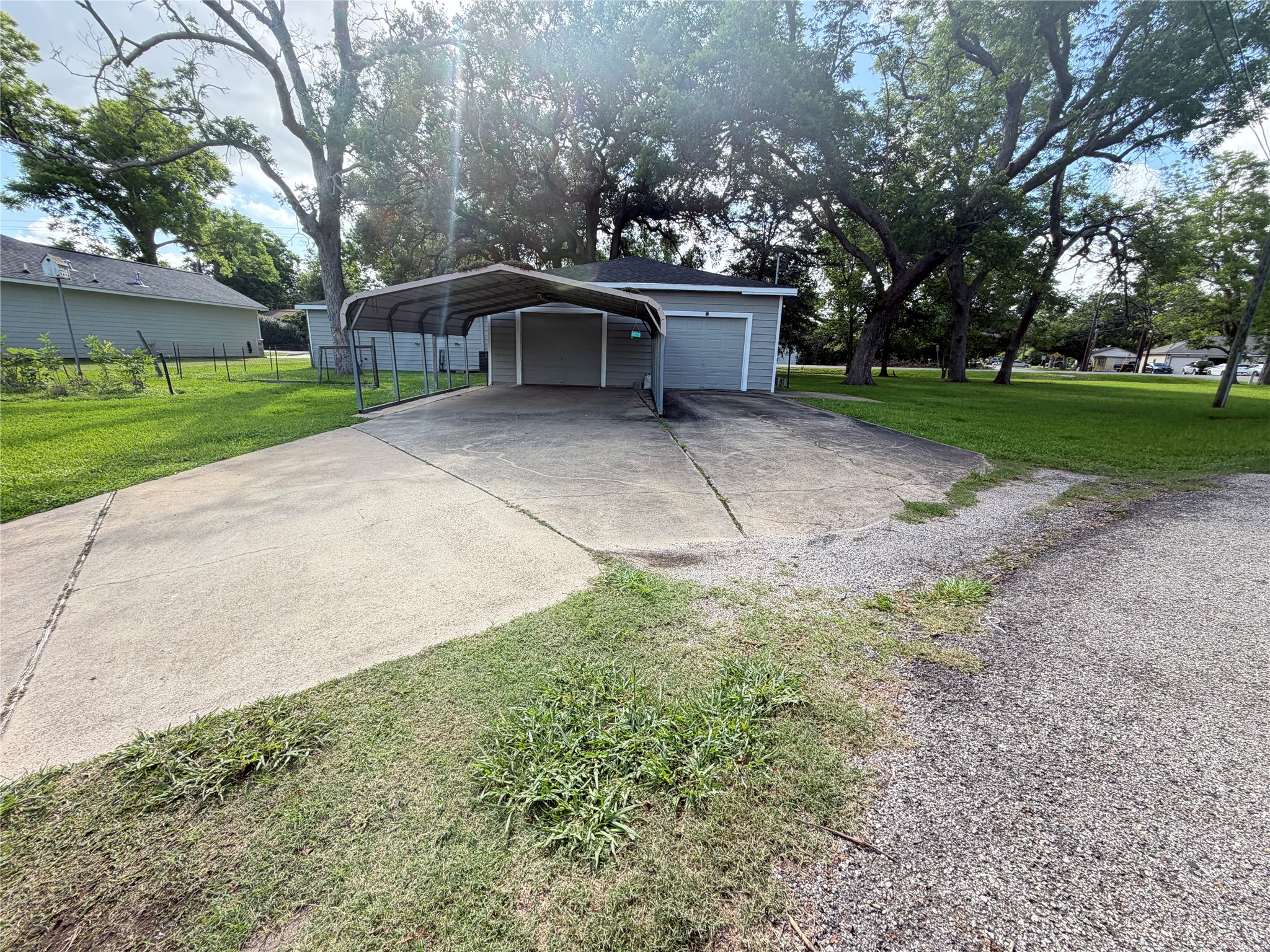 819 West Kyle Road Clute, TX 77531 - Photo 24 of 25