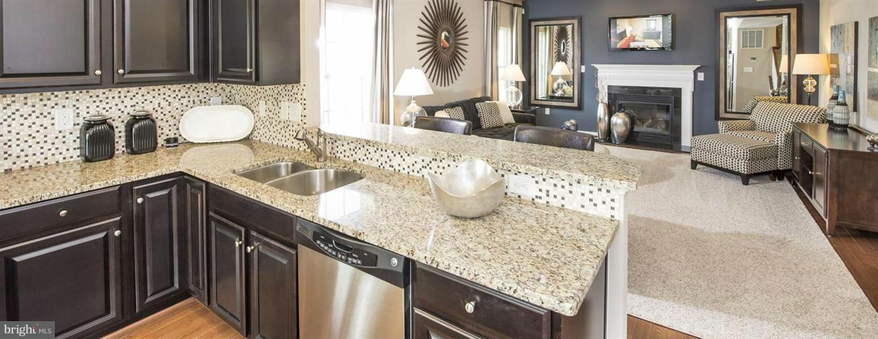 9124 Riverhill Road Laurel, MD 20723 - Photo 14 of 26 Kitchen