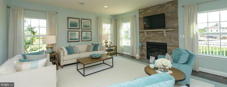 9124 Riverhill Road Laurel, MD 20723 - Photo 20 of 26 Family Room