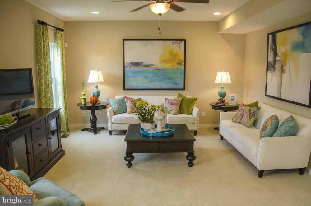 9124 Riverhill Road Laurel, MD 20723 - Photo 8 of 26 Family Room