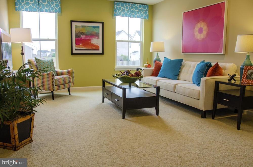 9124 Riverhill Road Laurel, MD 20723 - Photo 9 of 26 Living Room