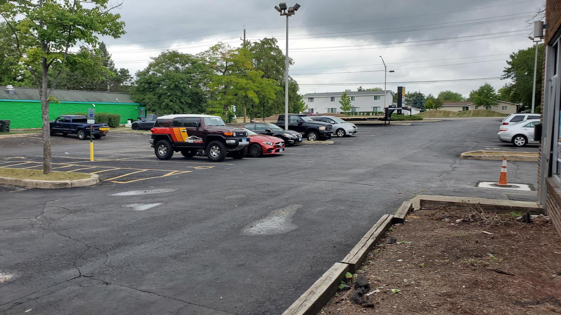 983 West Wise Road, Unit 983 Schaumburg, IL 60193 - Photo 2 of 13